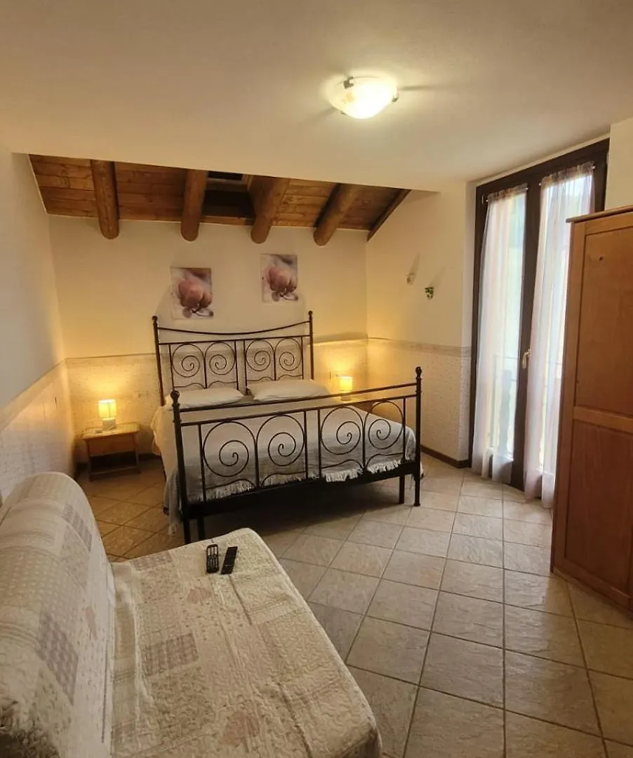 Cinque Abeti Agrialloggio Mountain Lake Iseo Hospitality Bossico Bed & Breakfast