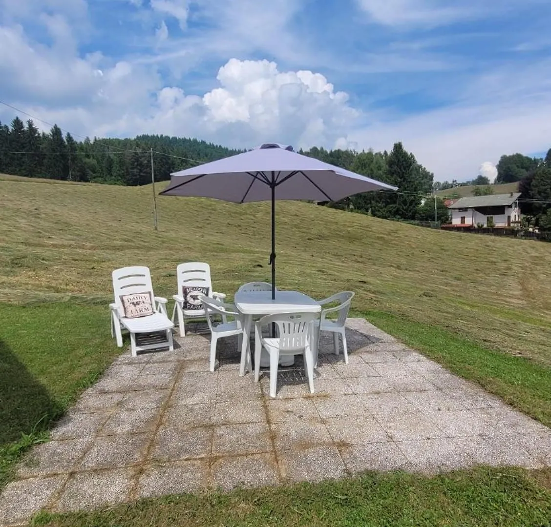Cinque Abeti Agrialloggio Mountain Lake Iseo Hospitality Bossico Italy